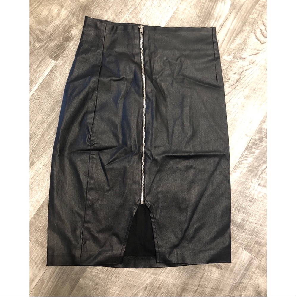 ♦️Leather Skirt with Slit♦️